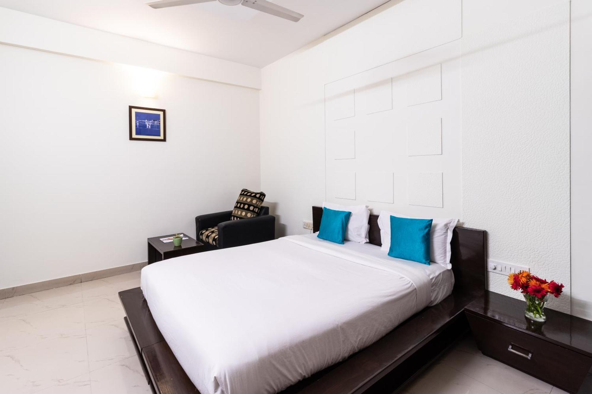 Sanctum Suites Domlur Bangalore Quarto foto